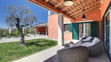 Tinjan 4-Bedroom Villa for 8 Guests, Croatia