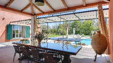 Tinjan 4-Bedroom Villa for 8 Guests, Croatia