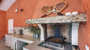 Tinjan 4-Bedroom Villa for 8 Guests, Croatia