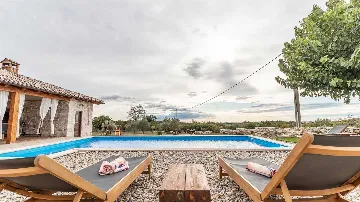 4-Bedroom Villa in Sveti Lovreč for 8 Guests