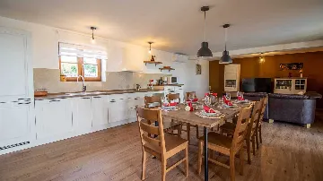 4-Bedroom Villa in Sveti Lovreč for 8 Guests