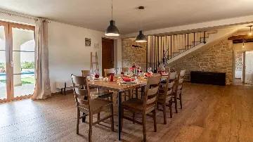 4-Bedroom Villa in Sveti Lovreč for 8 Guests