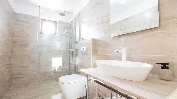 4-Bedroom Villa in Sveti Lovreč for 8 Guests