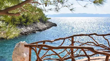 Rustic Stone Villa in Zastražišće (4–7 guests)