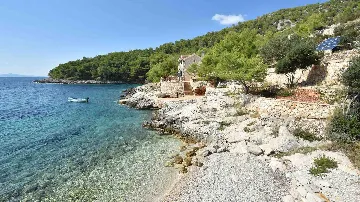 Rustic Stone Villa in Zastražišće (4–7 guests)