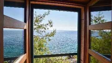 Rustic Stone Villa in Zastražišće (4–7 guests)