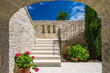 Heritage Villa in Višnjan for 8 Guests