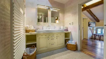 Heritage Villa in Višnjan for 8 Guests