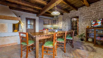 Heritage Villa in Višnjan for 8 Guests