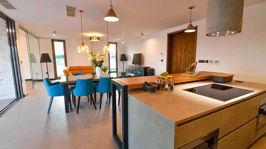 Modern 3-Bedroom Villa in Poljica-Brig for 6