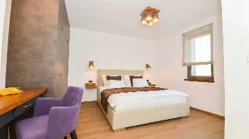 Modern 3-Bedroom Villa in Poljica-Brig for 6