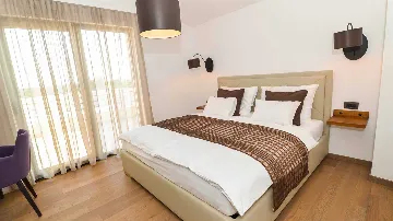 Modern 3-Bedroom Villa in Poljica-Brig for 6