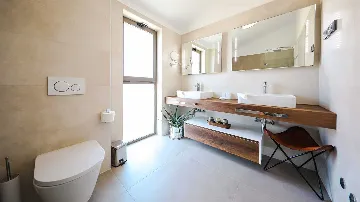 Modern 3-Bedroom Villa in Poljica-Brig for 6