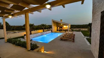 Modern 3-Bedroom Villa in Poljica-Brig for 6