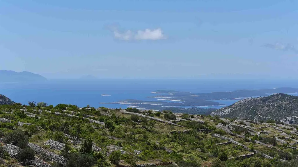 Stone Villa with Infinity Pool & Sea View in Hvar