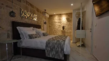 Stone Villa with Infinity Pool & Sea View in Hvar