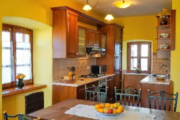 Traditional Villa in Sumartin (Sleeps 8)