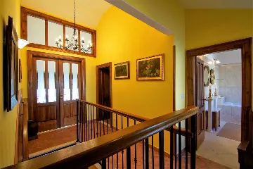 Traditional Villa in Sumartin (Sleeps 8)