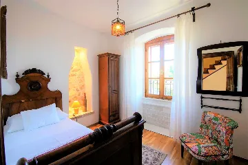 Traditional Villa in Sumartin (Sleeps 8)