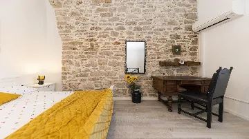 Stone Villa in Murter for Up to 14 Guests