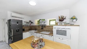 Stone Villa in Murter for Up to 14 Guests