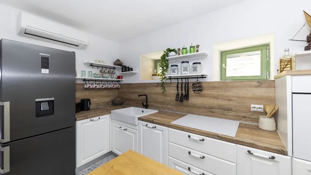 Stone Villa in Murter for Up to 14 Guests