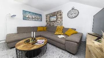 Stone Villa in Murter for Up to 14 Guests