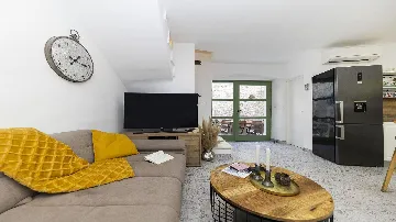 Stone Villa in Murter for Up to 14 Guests