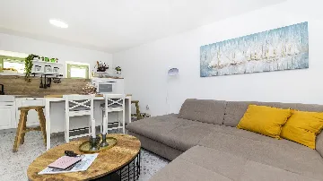 Stone Villa in Murter for Up to 14 Guests