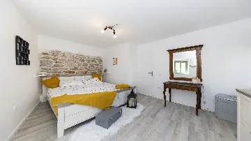 Stone Villa in Murter for Up to 14 Guests