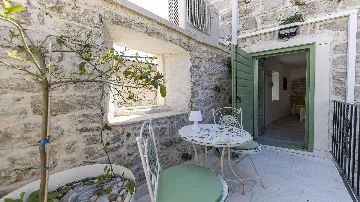 Stone Villa in Murter for Up to 14 Guests
