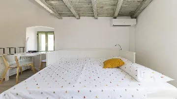 Stone Villa in Murter for Up to 14 Guests