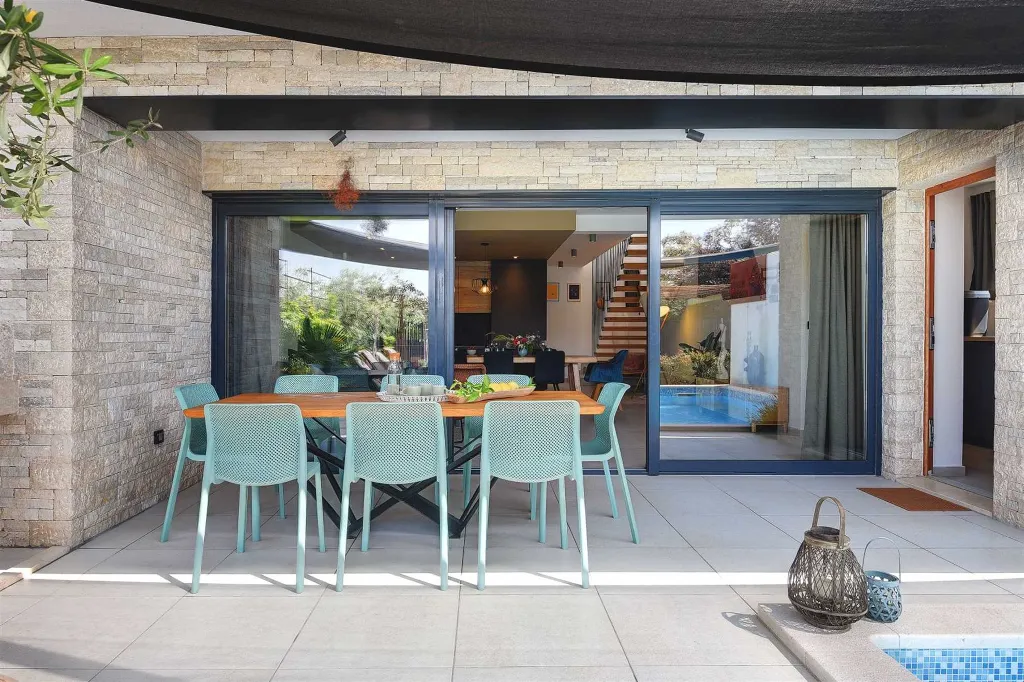 3-Bedroom Villa with Pool in Pula