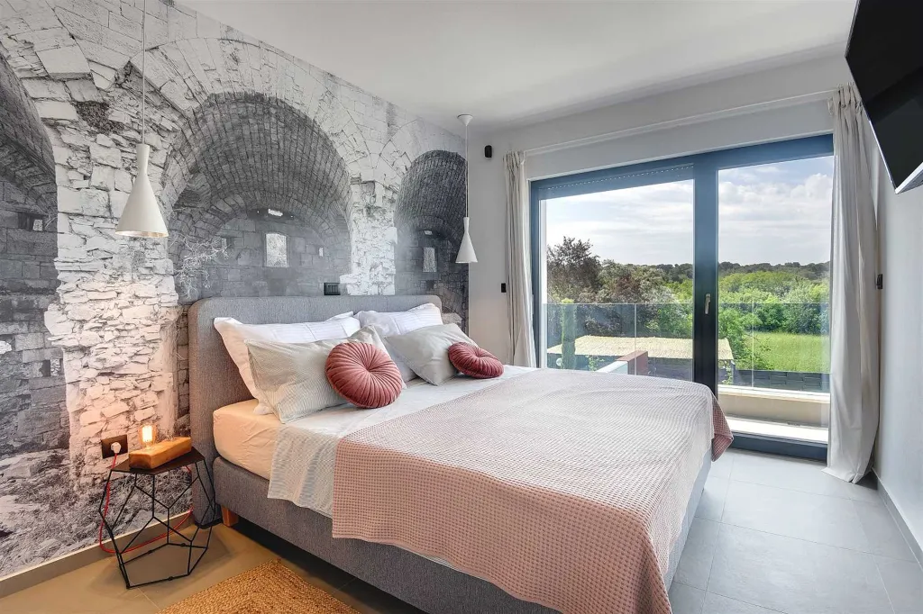 3-Bedroom Villa with Pool in Pula
