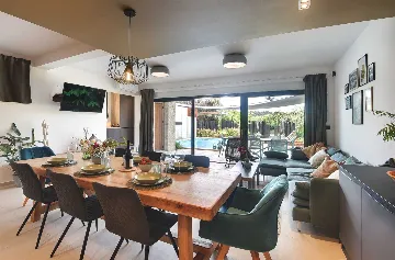3-Bedroom Villa with Pool in Pula