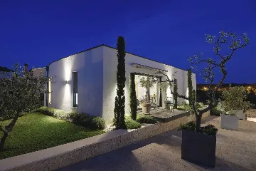 3-Bedroom Villa with Pool in Pula