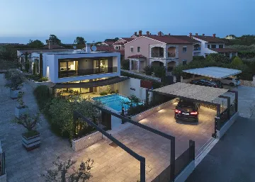 3-Bedroom Villa with Pool in Pula