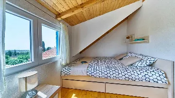 2-Bedroom Villa in Šolta with Private Jacuzzi