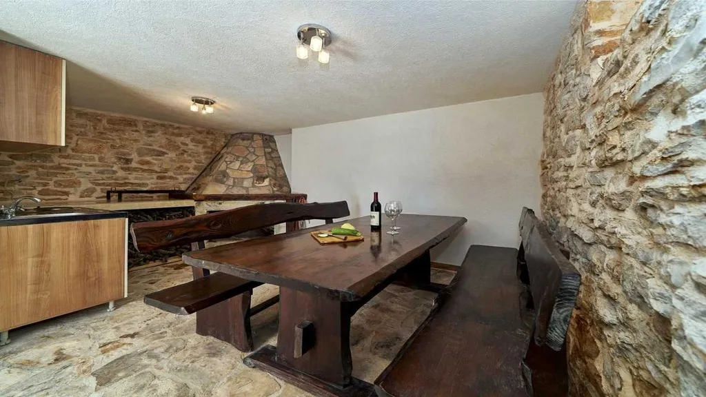 2-Bedroom Villa in Šolta with Private Jacuzzi