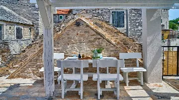 2-Bedroom Villa in Šolta with Private Jacuzzi