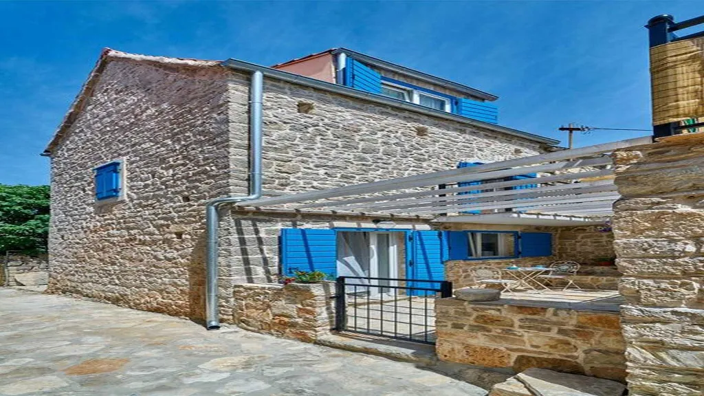 2-Bedroom Villa in Šolta with Private Jacuzzi