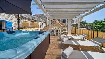 2-Bedroom Villa in Šolta with Private Jacuzzi