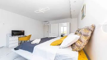 Seget Gornji Villa with Pool & View of Trogir