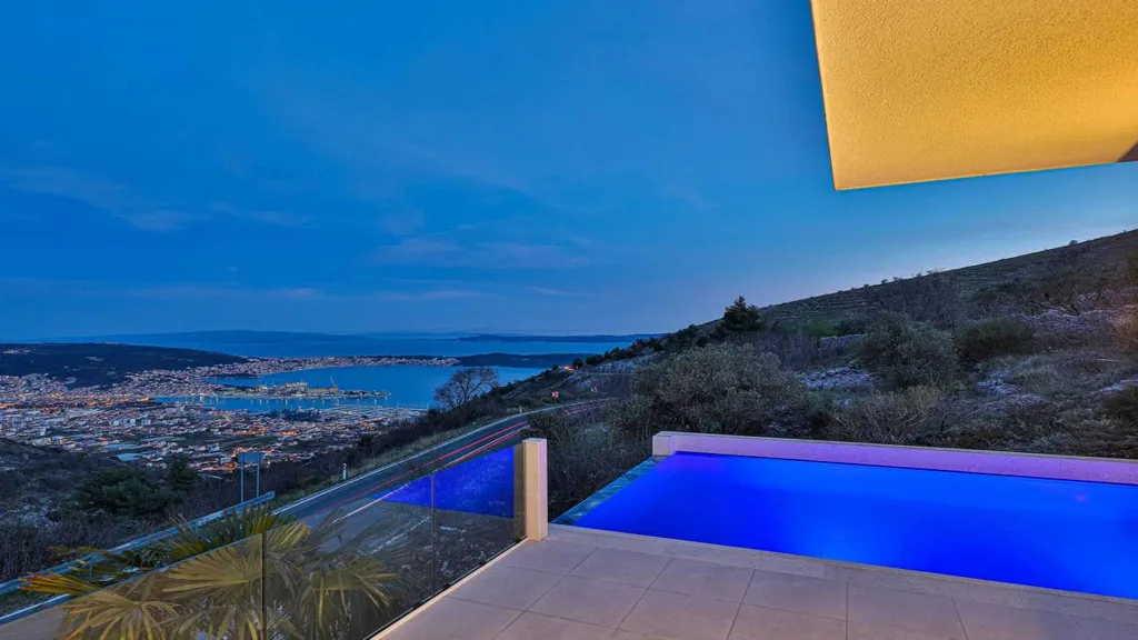 Seget Gornji Villa with Pool & View of Trogir