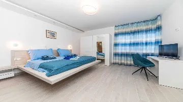 Seget Gornji Villa with Pool & View of Trogir