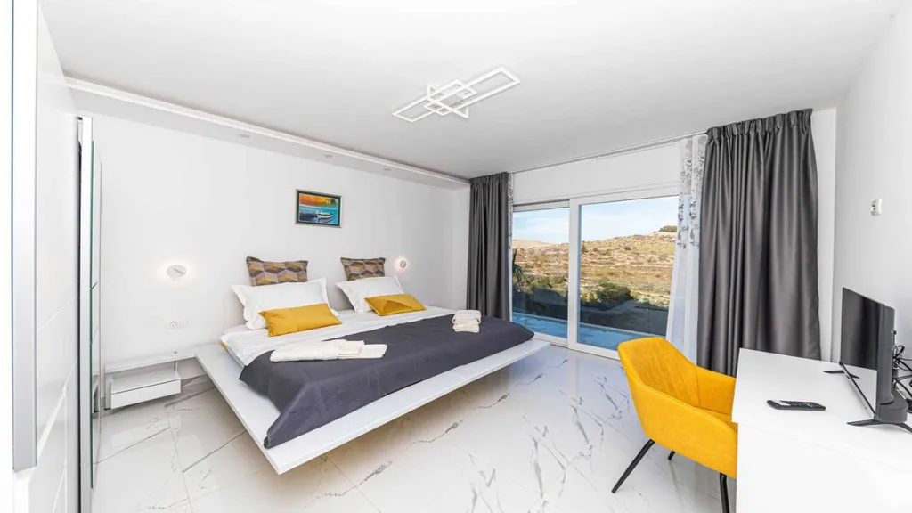 Seget Gornji Villa with Pool & View of Trogir