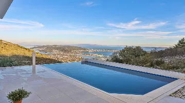 Seget Gornji Villa with Pool & View of Trogir