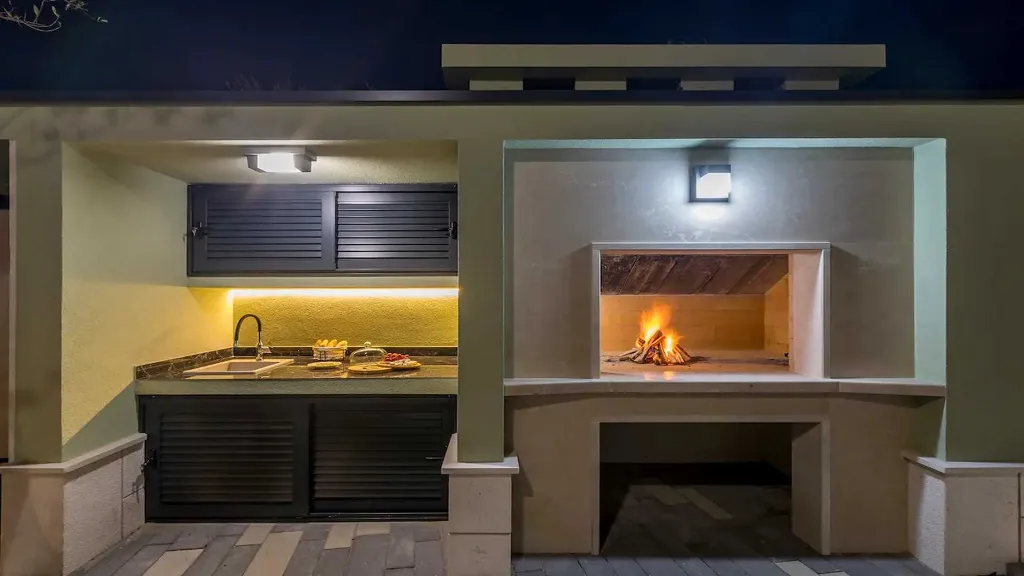 Villa in Kaštel Novi for 7 Guests