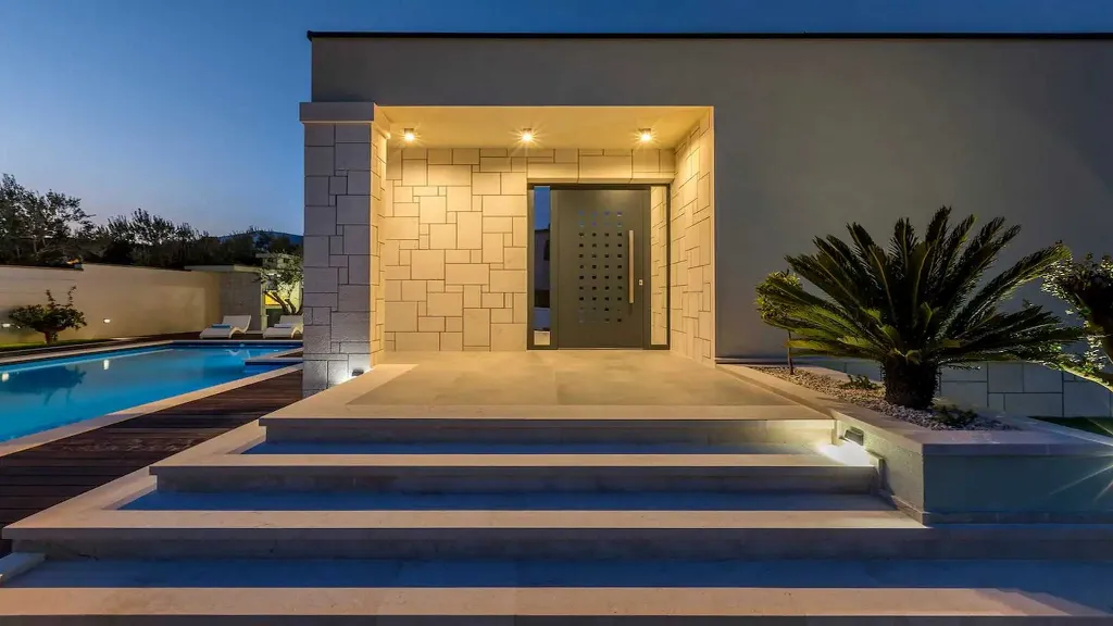 Villa in Kaštel Novi for 7 Guests