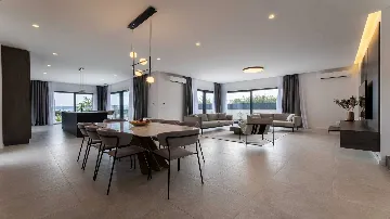 Kaštel Stari Villa for Up to 10 Guests with Pool